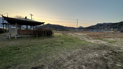 三増合戦場跡から見た田代・津久井城と三増峠