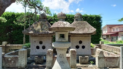 直江兼続夫妻のお墓
