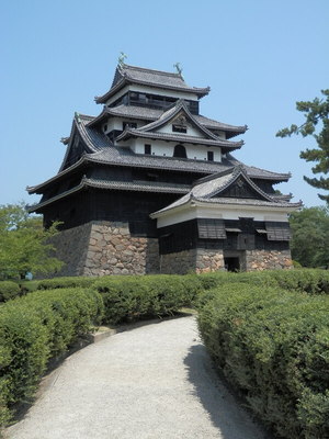 松江城天守を南西側から望む