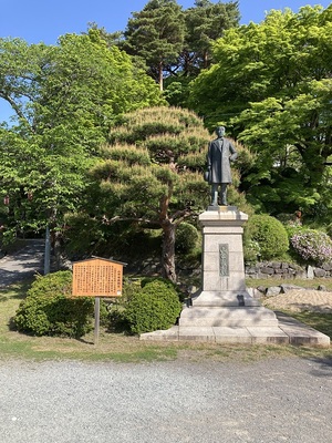 山田脩翁銅像
