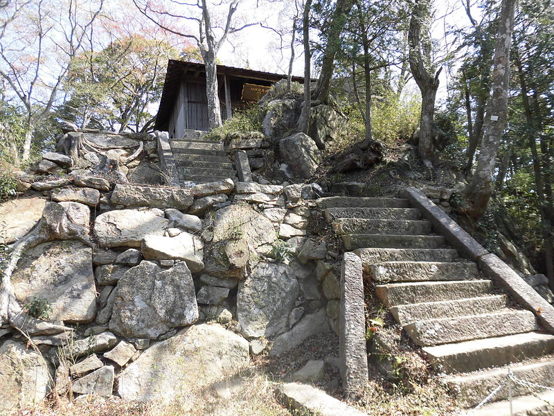 佐志能神社への石段