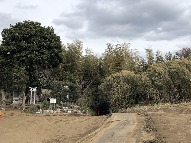 跡地に建つ武石神社