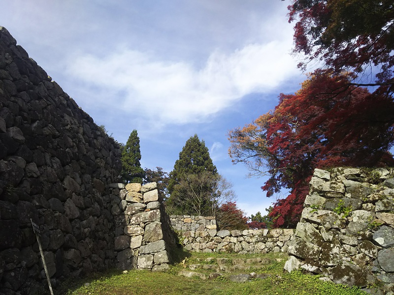 二の丸門跡の石垣