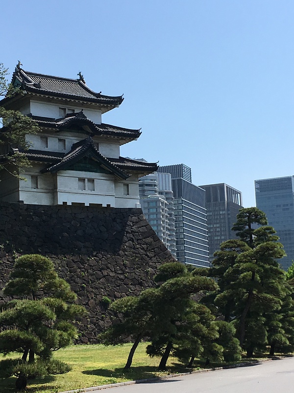 富士見櫓と大手町ビル群