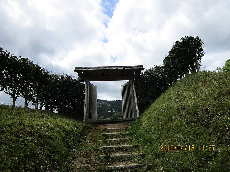 西第十郭へ通じる門の風景