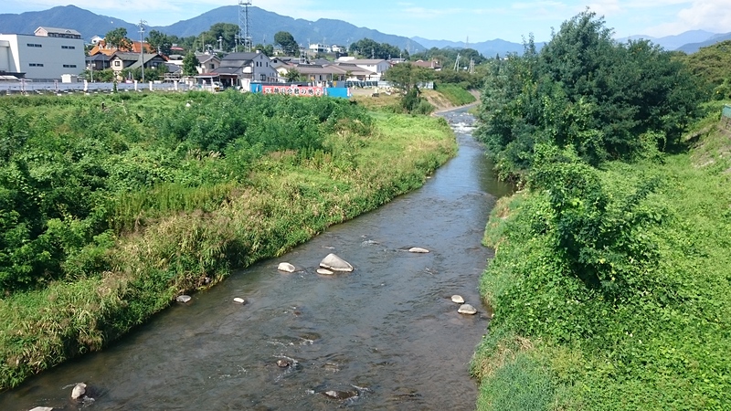 神川の流れ