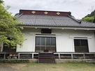 麓にある積翠寺…