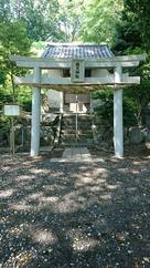 登城口付近にある神社…