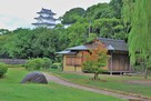 武蔵の庭園と巽櫓（南側）…