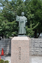 徳川斉昭公の銅像…