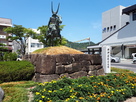 彦根駅前の銅像…