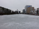 凍りついた大手門の水堀…