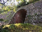 戌亥櫓石垣に掘られた「レンガ造りのトンネ…