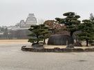 雨に煙る姫路城…
