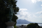 東郷平八郎像と桜島…