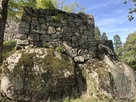 大矢倉 巨岩の上の石垣…