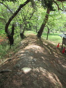 愛宕神社裏の土塁