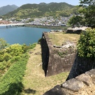 熊野川を見下ろす石垣
