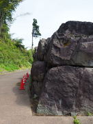 下城戸跡の巨岩