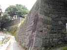 二の丸の端　出櫓跡の石垣から黒門跡　本丸…