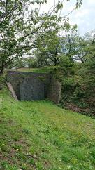 掘りにある旧国鉄松前線のトンネル跡
