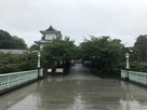 雨の石川門
