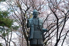 若き日の徳川家康公の銅像…