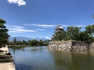 松本城と日本アルプス…