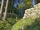 水尾城手前の石の門砦の堀切石積み…