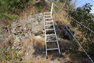 石積櫓へ向かう途中の短い方の梯子…