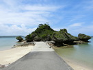 琉球開闢の祖アマミチューの墓がある島