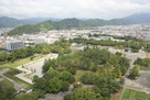 静岡県庁舎21階展望フロアから見た賤機山