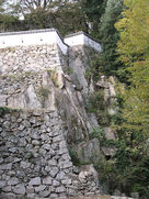 自然石と石垣