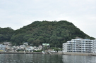 浦賀港西岸の陸軍桟橋から見る浦賀城全景。