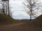 大手枡形虎口の間から見える富士山…