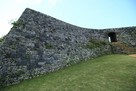 一の郭の城壁と石門…