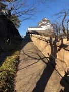 稲荷櫓への坂道…