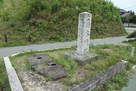 水城跡の石碑と門の礎石