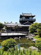 櫓台と日本庭園…