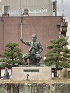 柴田勝家銅像
