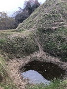 水が溜まった障子堀…