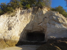 城塁と洞穴
