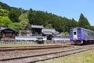 JR線と居館跡(神福寺)…