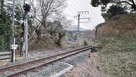 鉄道で分断された土塁…