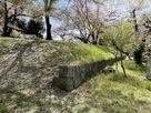 稜堡内側の土塁と石垣…