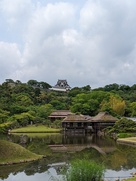 玄宮園から見る彦根城…