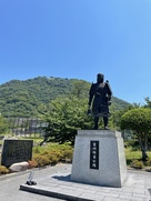 吉川経家公銅像