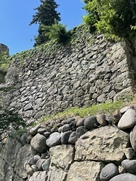真田神社下の石垣…