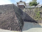 東竹の丸から見た本丸石垣…