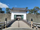 東橋と本丸櫓門（重要文化財）…